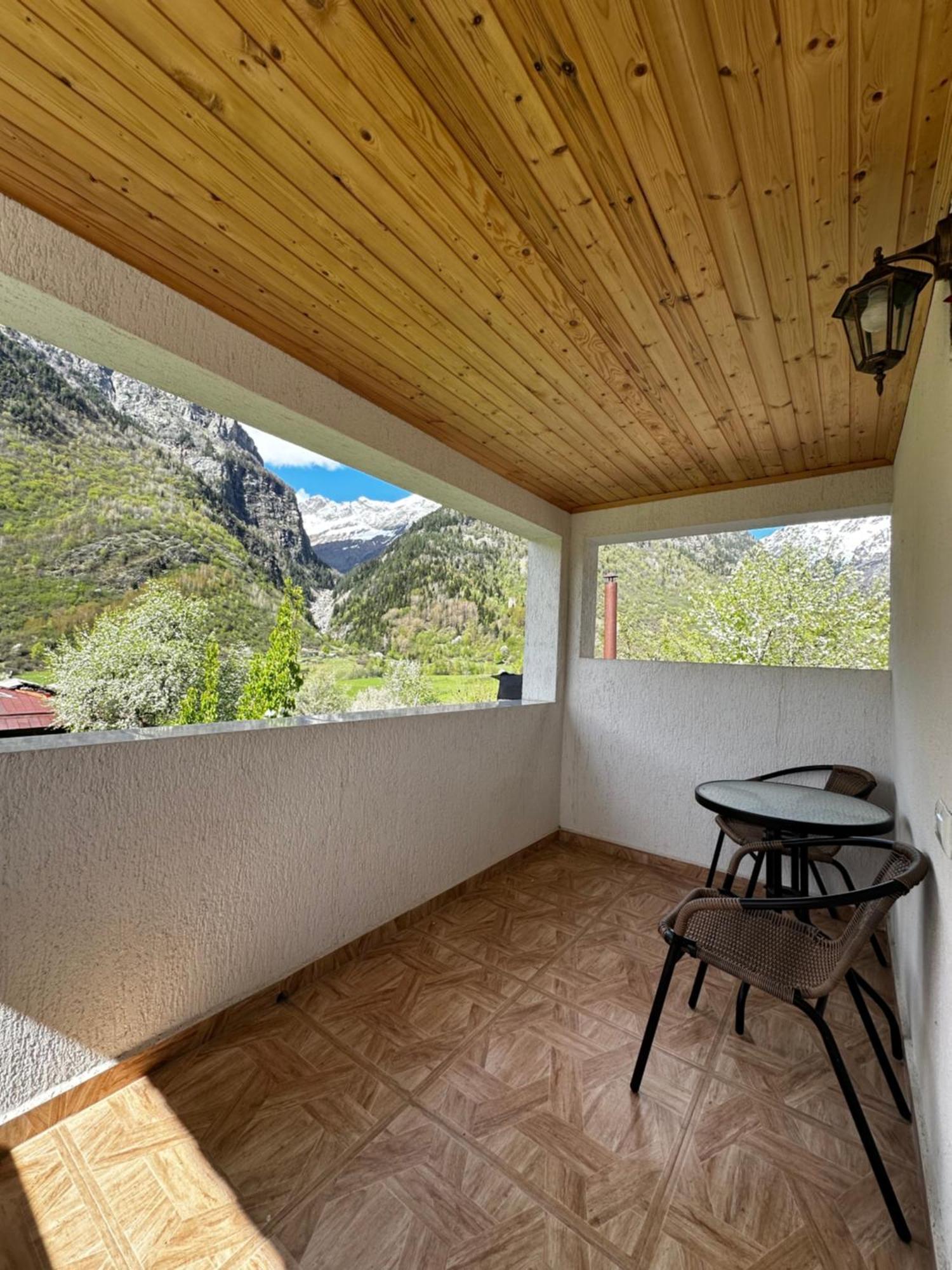 Zhabeshi Guest House Victor מראה חיצוני תמונה