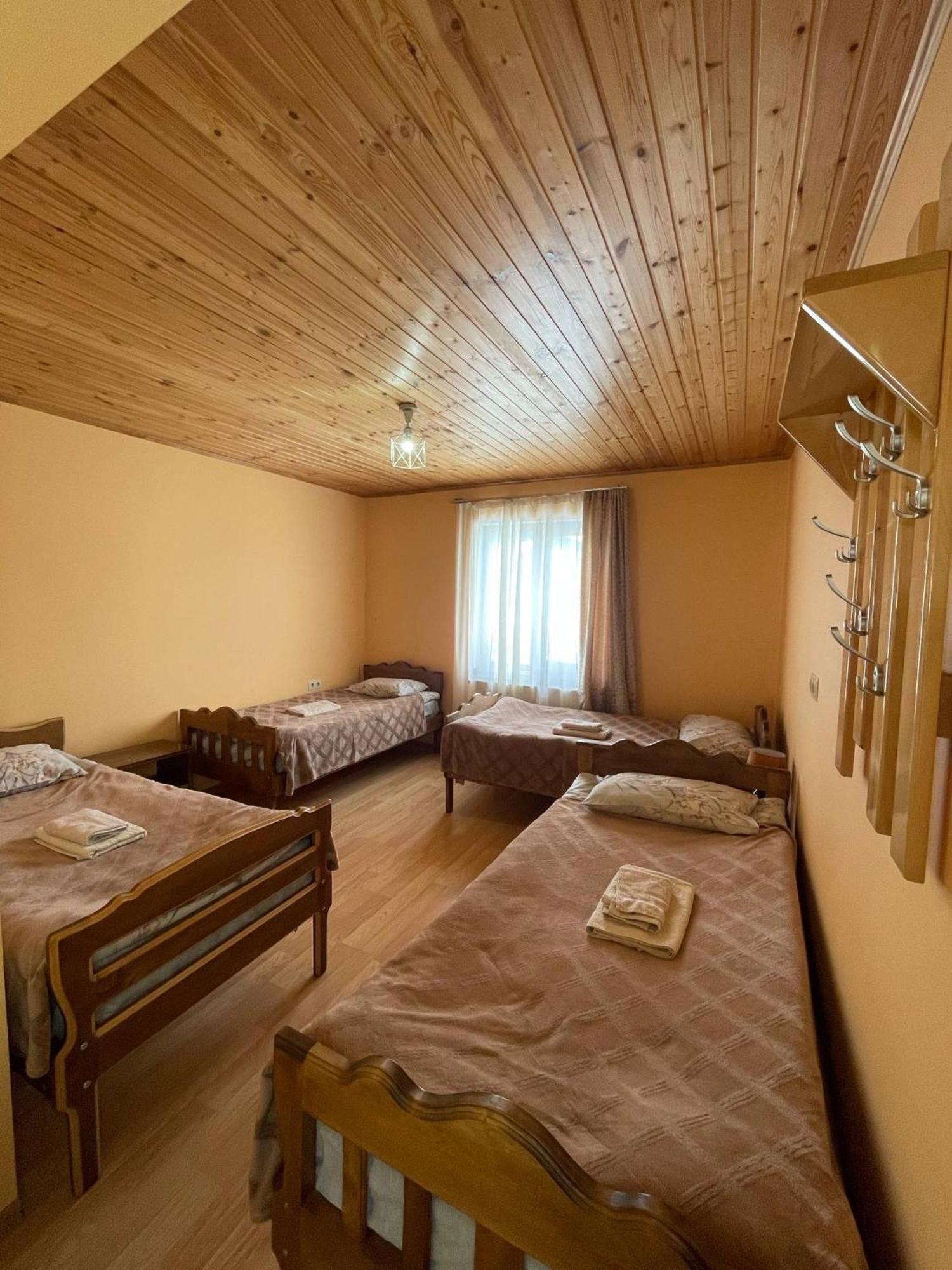 Zhabeshi Guest House Victor מראה חיצוני תמונה
