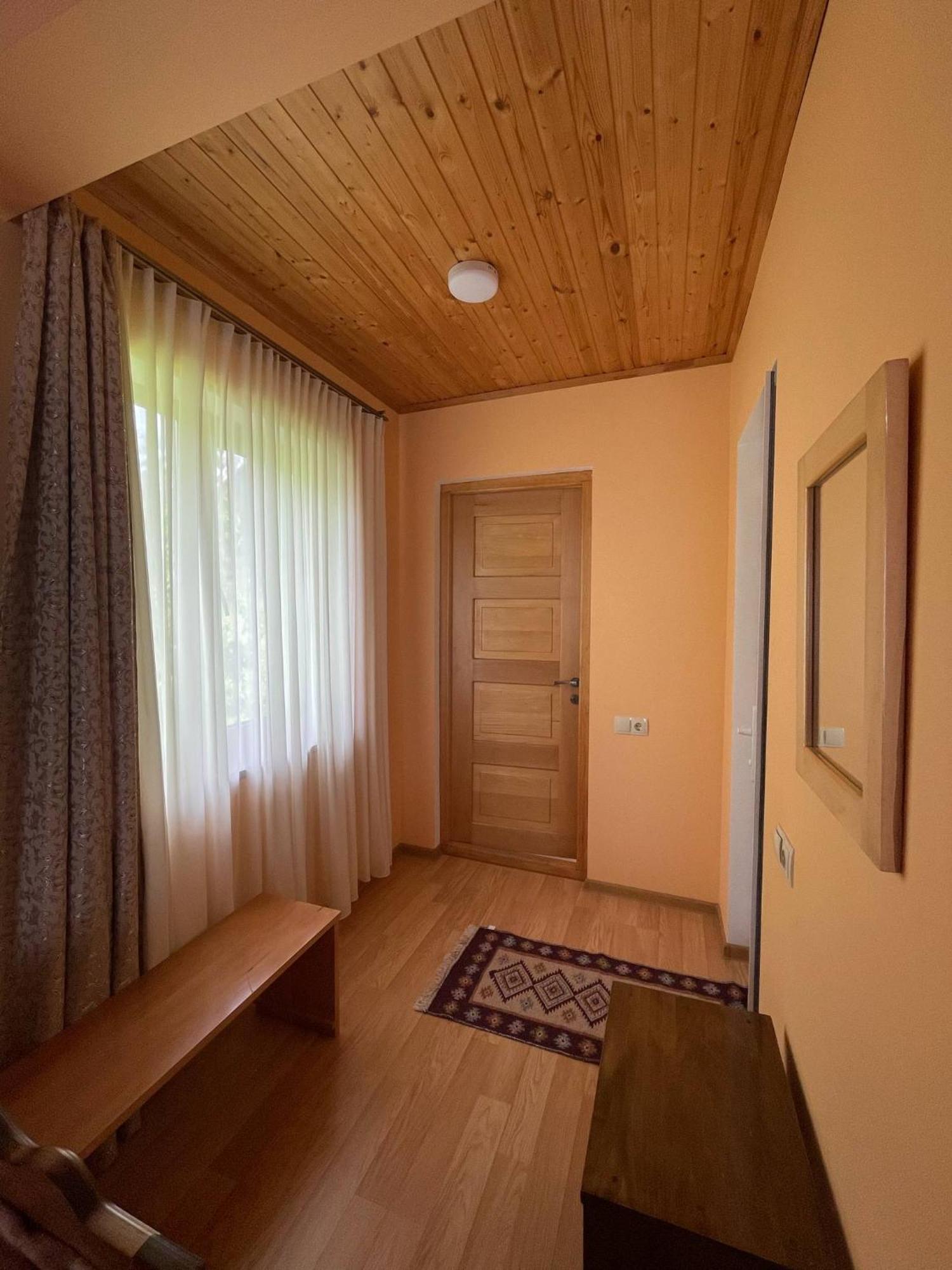 Zhabeshi Guest House Victor מראה חיצוני תמונה